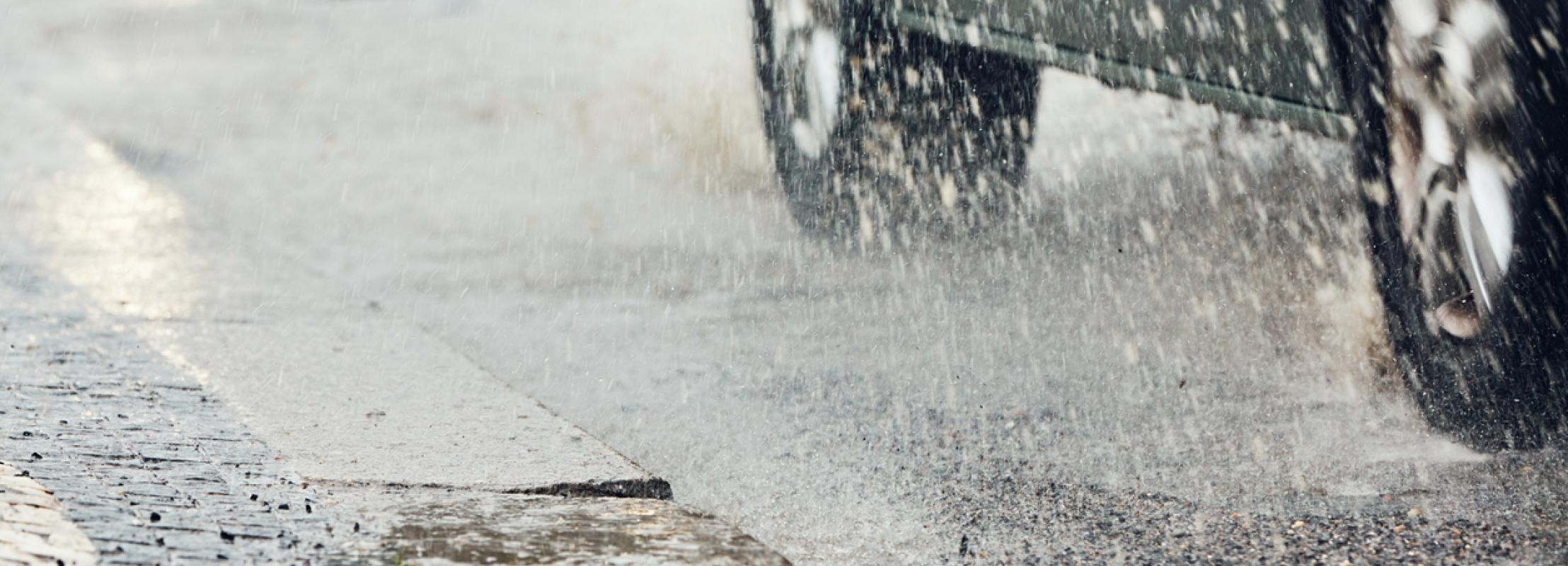 veilig door regen rijden