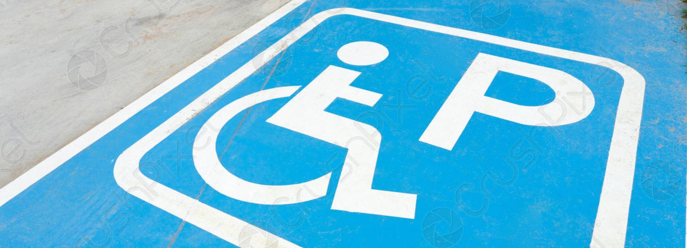 Wanneer mag je op een gehandicaptenparkeerplaats staan? 